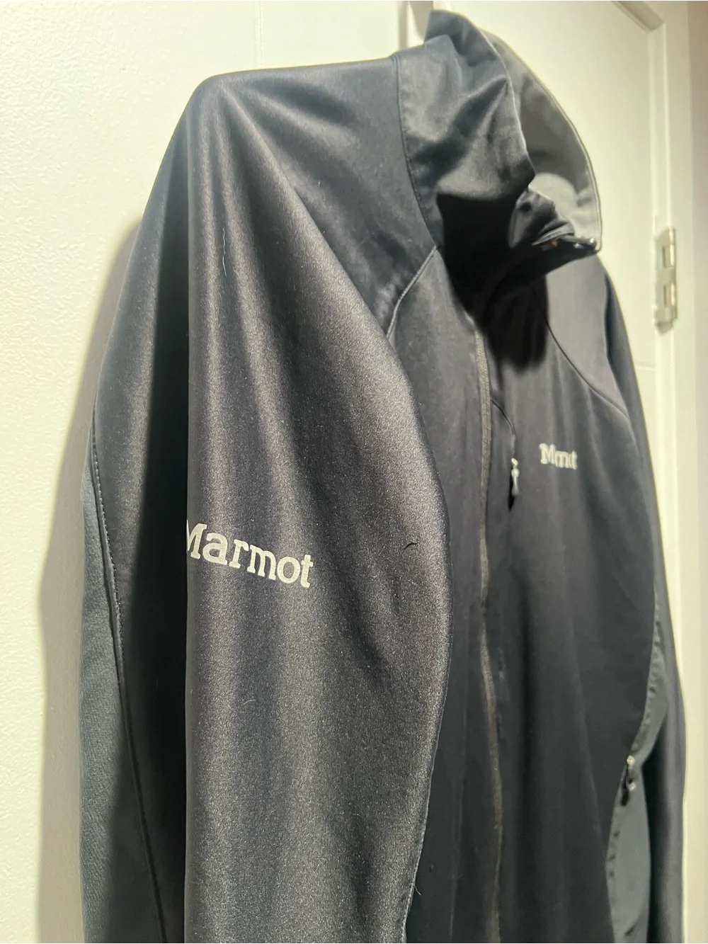 Marmot Men's Black Performance Softshell Jacket - Picture 3 of 7